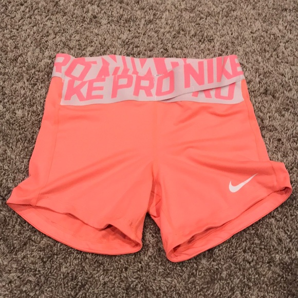 nike pro shorts cross band